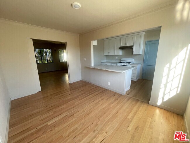 Building Photo - 1241 N Crescent Heights Blvd