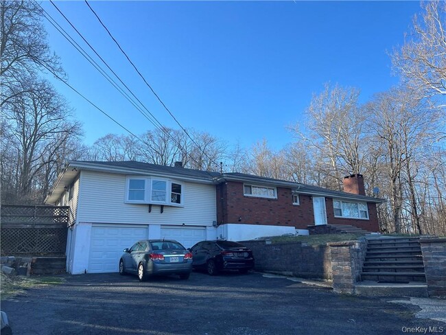 Primary Photo - 8 Sherman Dr