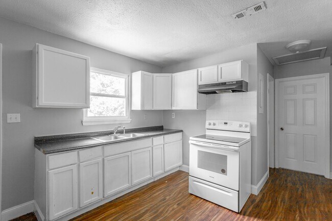 Building Photo - 6303 Walden Ave