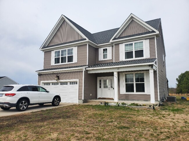 Primary Photo - Luxurious 4BR/2.5BA Home with Spacious Liv...