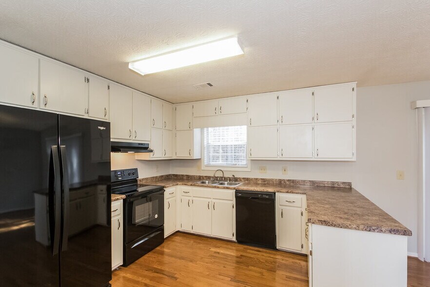 Building Photo - 262 Northwind Dr