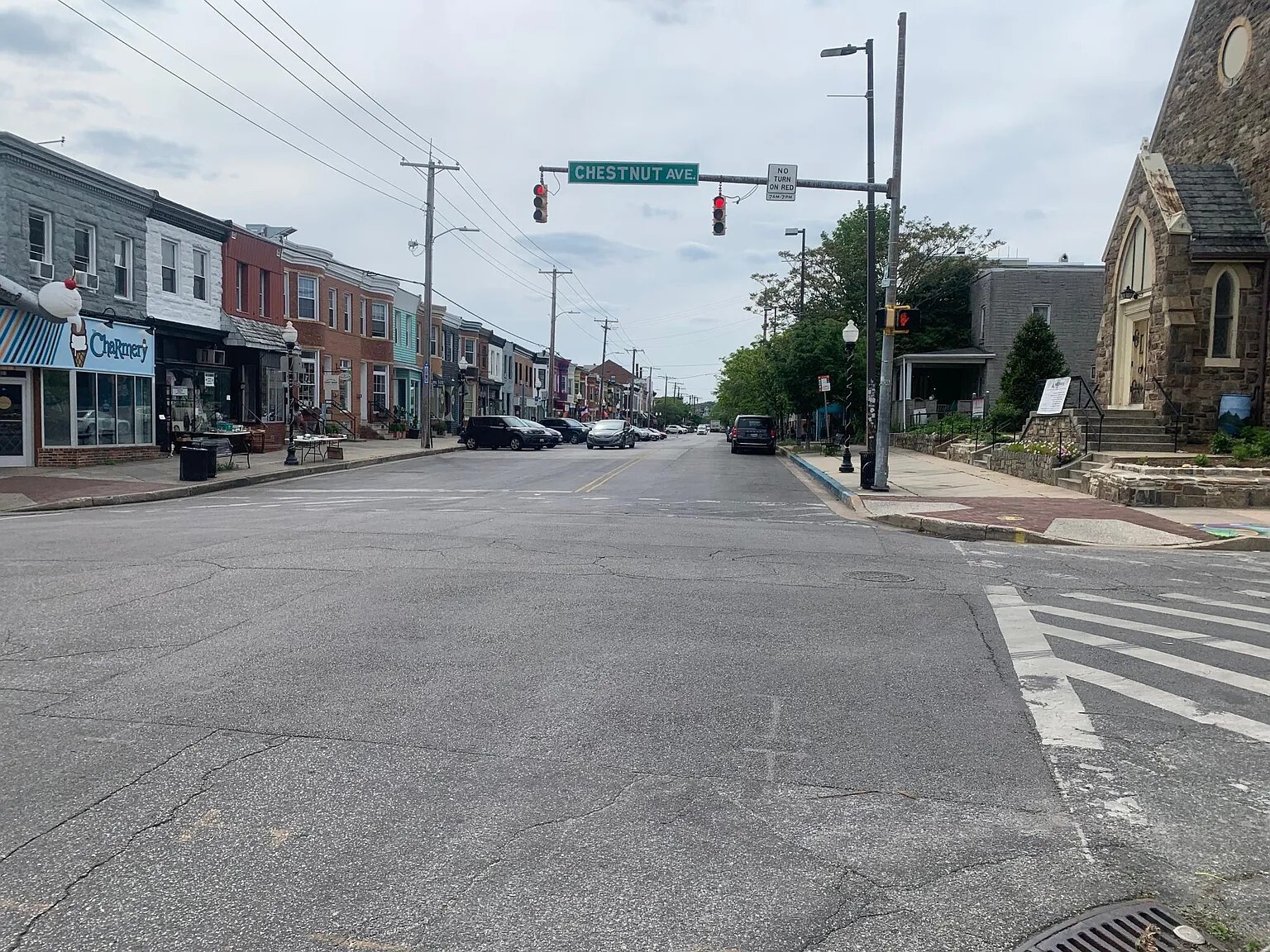 Building Photo - 3530 Chestnut Ave