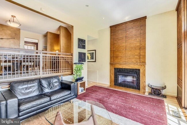 Building Photo - 317 S Union St