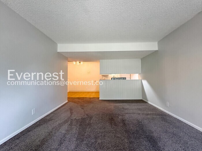 Building Photo - 1606 Cottonwood Dr