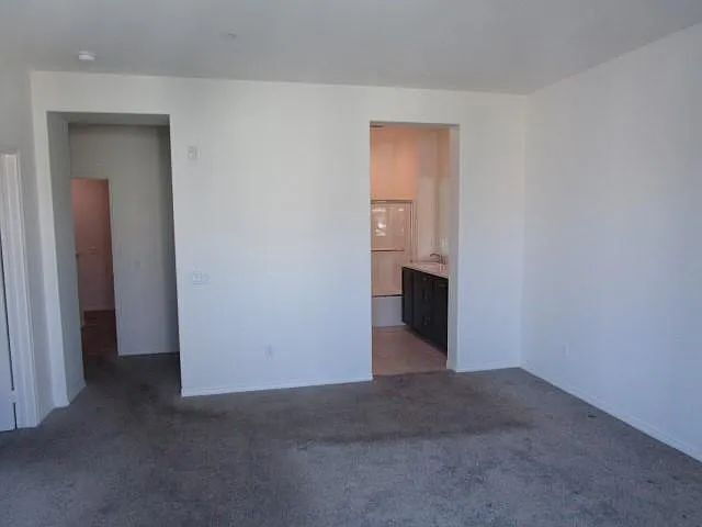 Building Photo - Beautiful Valencia Townhome in Desirable West Creek Community