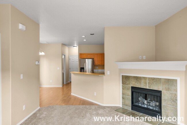 Building Photo - Lovely 3 BD* 2.5 Arbor Station Townhome Av...