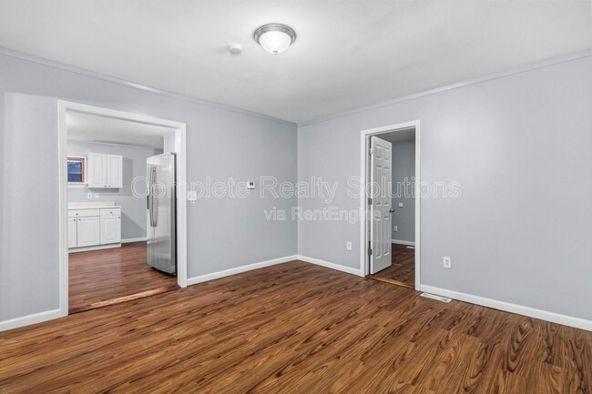 Building Photo - 8235 Albin Ave