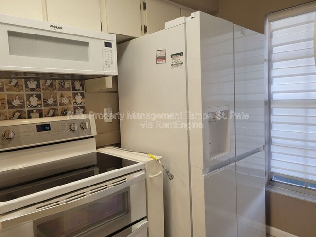 Building Photo - 4903 Myrtle Oak Dr