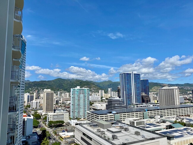 Building Photo - Panoramic Mountain to Ocean Views with Dia...