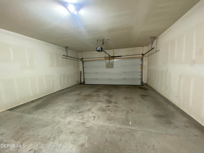 Building Photo - 12704 Destiny Ave