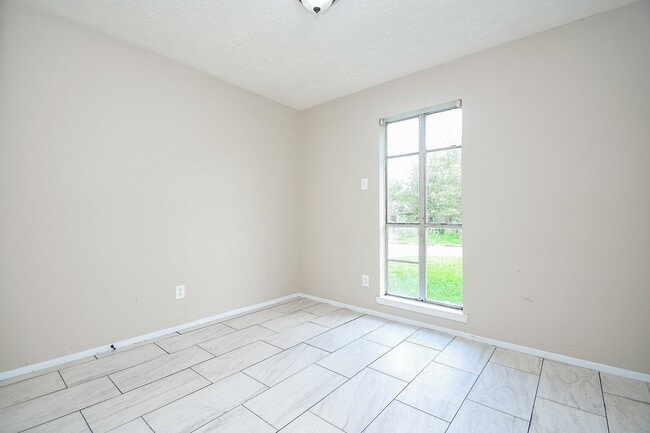 Building Photo - 12654 Monarch Rd