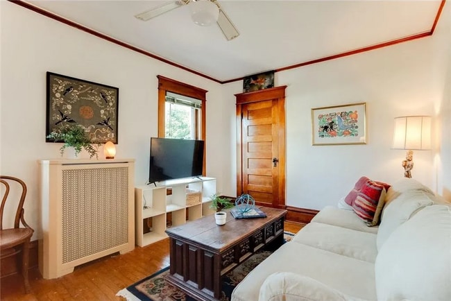 Building Photo - 980 6th St E