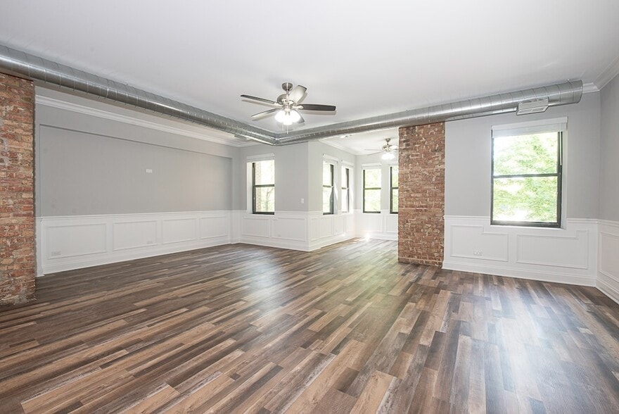 Building Photo - 4211 S Michigan Ave