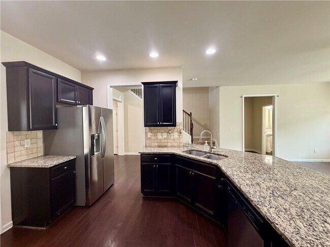 Building Photo - 4615 Woodbine Way