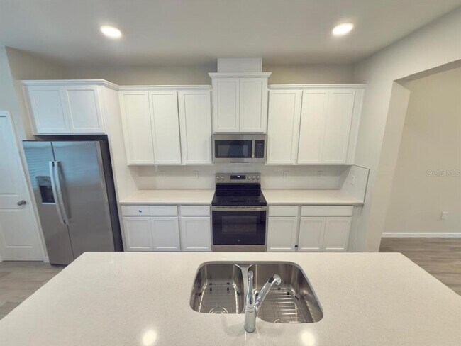 Building Photo - 15445 Bay Brg St