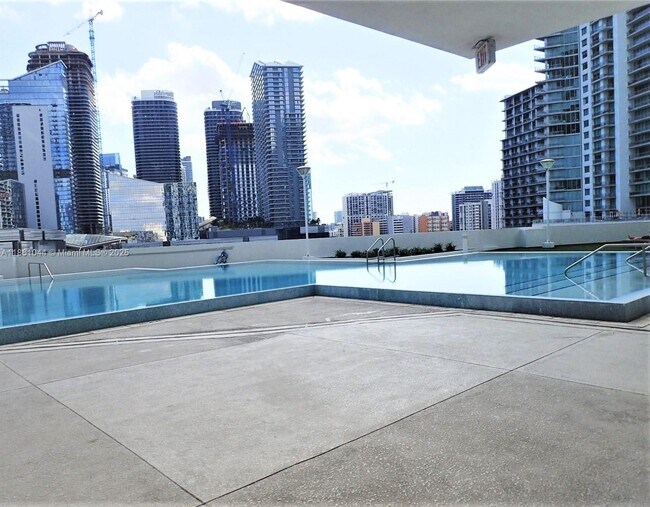 Building Photo - 350 S Miami Ave