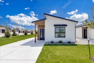 Building Photo - Beautiful Three Bedroom, Two Bathroom