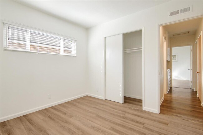 Building Photo - 11856 Beatrice St