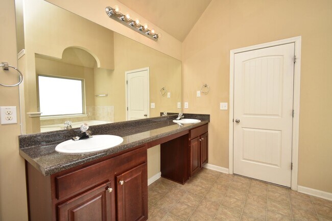 Building Photo - Housing Near Fort Gordon