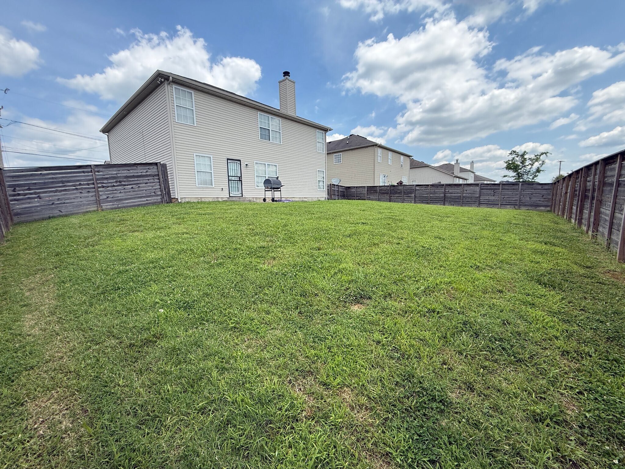 Building Photo - 1124 Harmony Ln