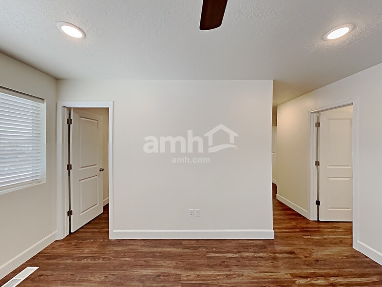 Building Photo - 1369 Perelle Ln