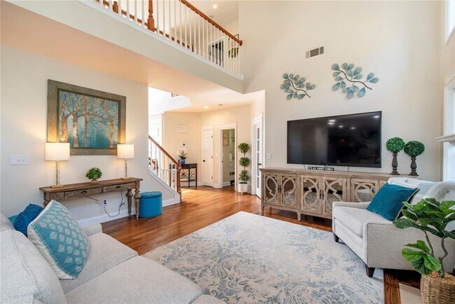Building Photo - 1504 Belfaire Lake Tr