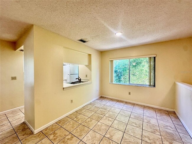 Building Photo - 630 Pavare Ct