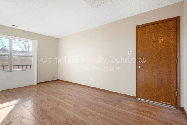 Building Photo - 330 Mt Everest Dr