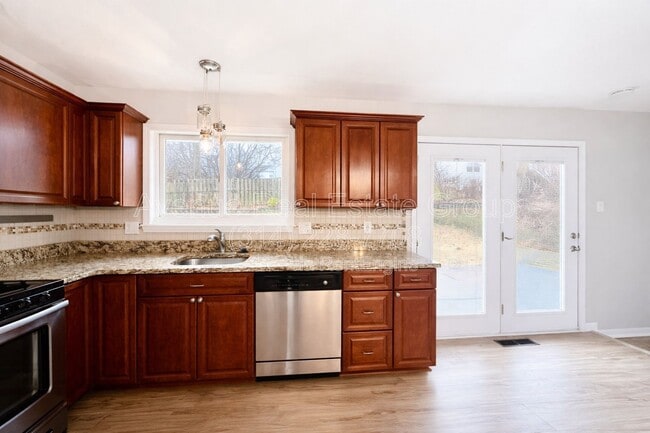 Building Photo - 1715 Dover Trace Dr