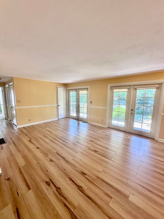 Primary Photo - Charming 3bed/2bath House!