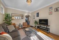 Building Photo - 340 E Clarence St