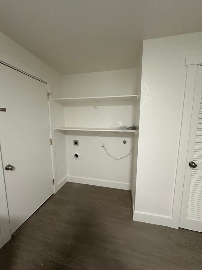 Building Photo - 1076 Virginia Cir