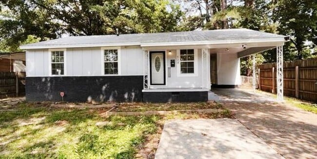Primary Photo - 508 Dobson Ave