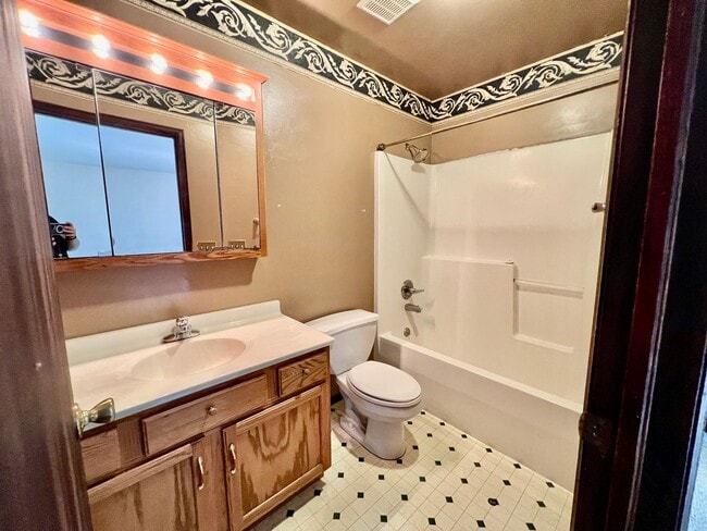 Building Photo - Single Family Home in Silt for Rent