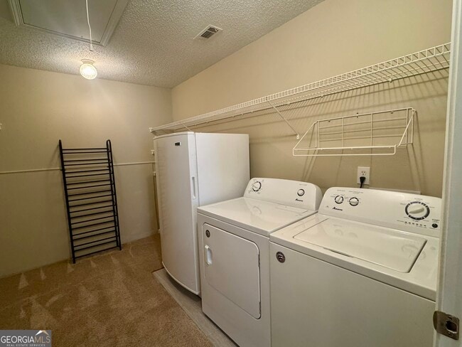 Building Photo - 1653 Summerwoods Cir