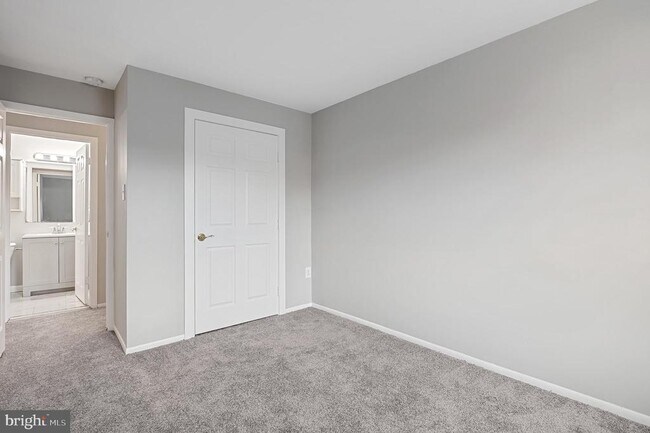 Building Photo - 10661 High Beam Ct