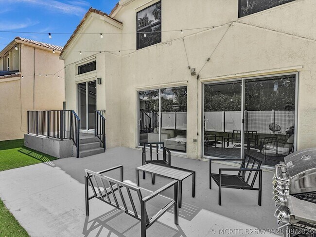 Building Photo - 7834 Oak Grove Cir