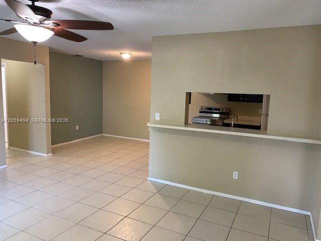 Building Photo - 3904 NW Cinnamon Tree Cir