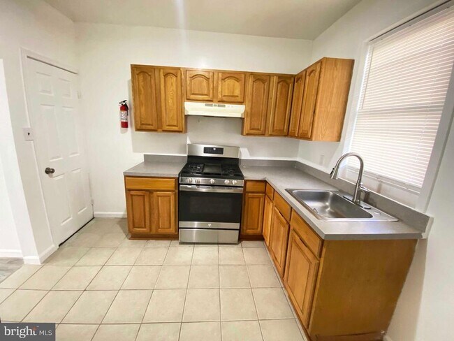 Building Photo - 3118 Hartville St