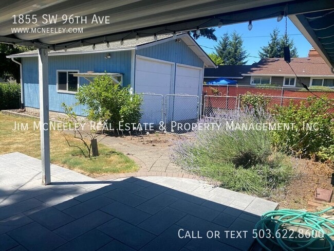 Building Photo - 1855 SW 96th Ave