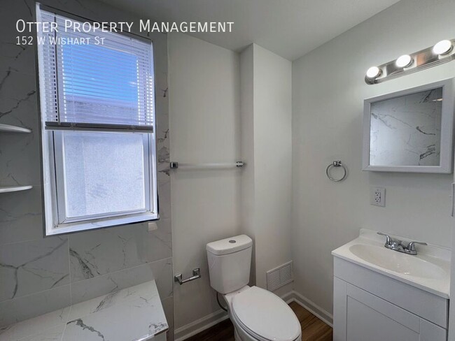 Building Photo - 152 W Wishart St