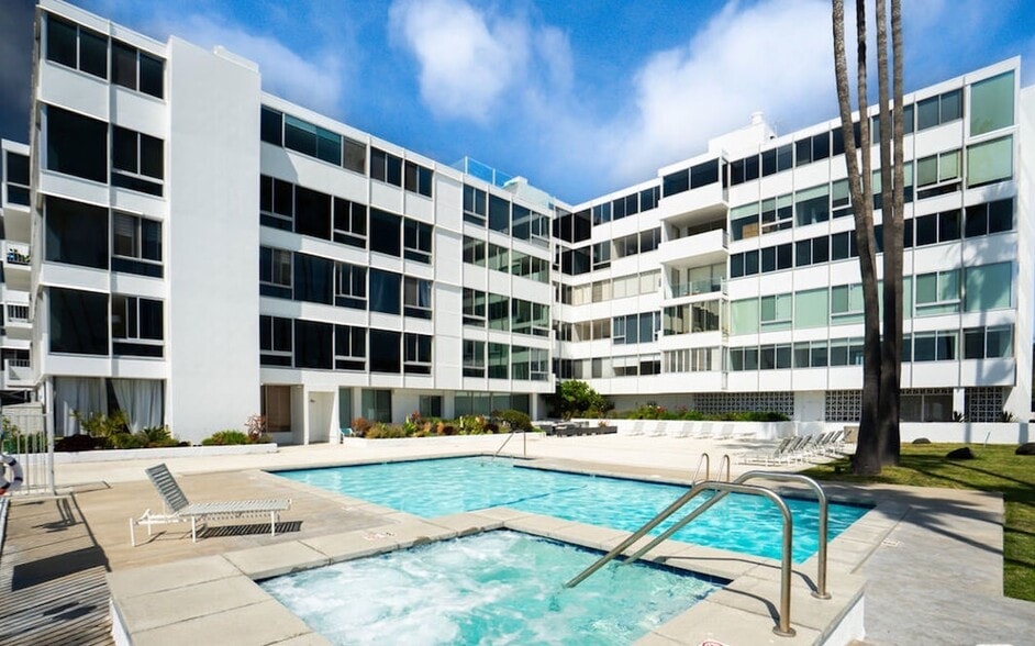 Building Photo - 17368 W Sunset Blvd