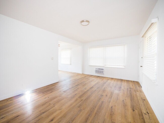 Interior Photo - 11320 Tiara St