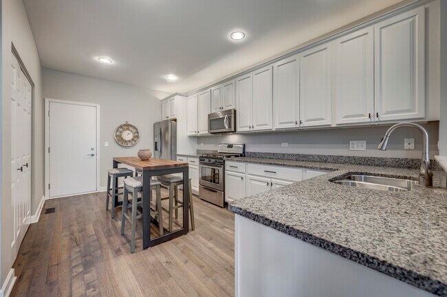 Building Photo - 201 Dorset Ave