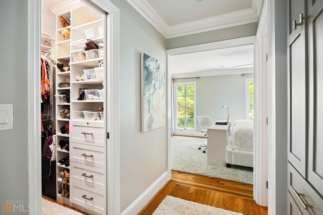 Building Photo - 521 Hollydale Ct NW