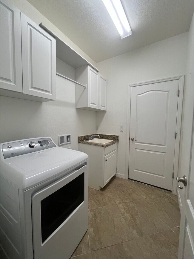 Building Photo - *AVAILABLE NOW* Babcock Ranch 3 Bed 3 Bath with a Den and 3 Car Garage!