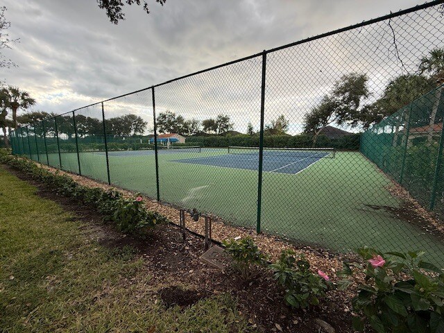 Building Photo - 1610 N 42ND Cir