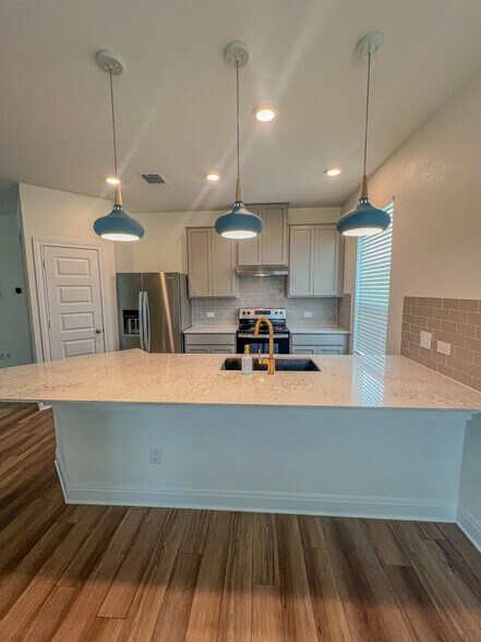 Building Photo - 512 Barbary Coast Ln