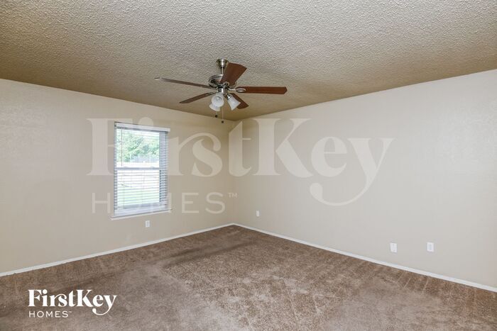 Building Photo - 3513 Hummingbird Dr