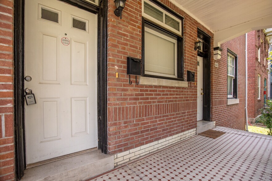 Building Photo - 6010 Washington Blvd